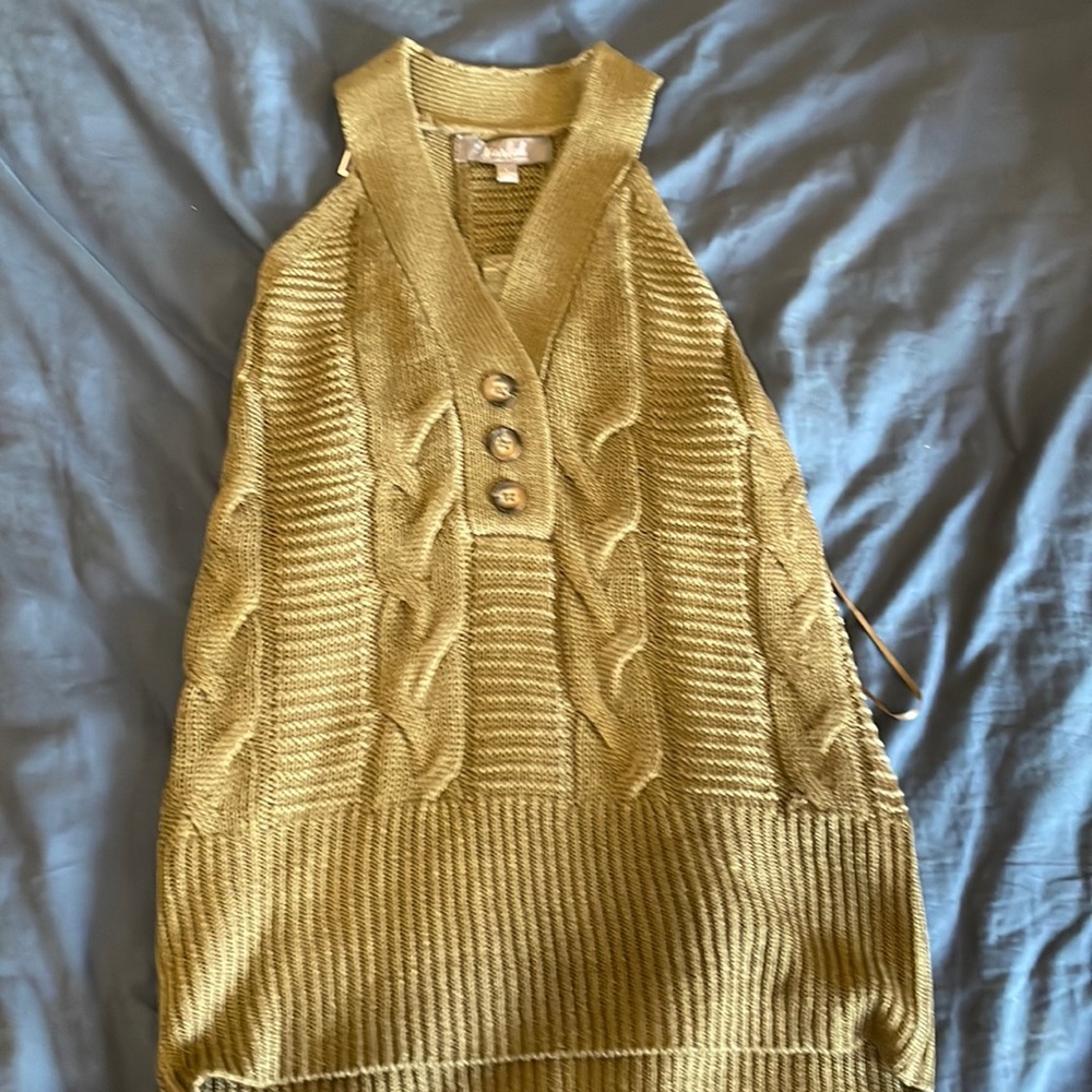green sweater shirt tank with buttons